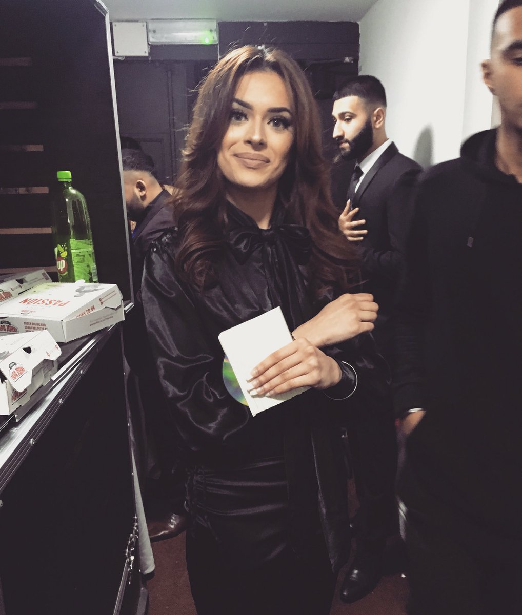 UniqueProd_'s tweet photo. Bambi backstage, just before she goes on stage for her performance 📽 https://t.co/wqUHjU2kTn