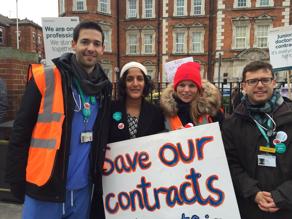 Junior Drs at Hammersmith picket supporting #WorldKidneyDay #JuniorDoctorsStrike
