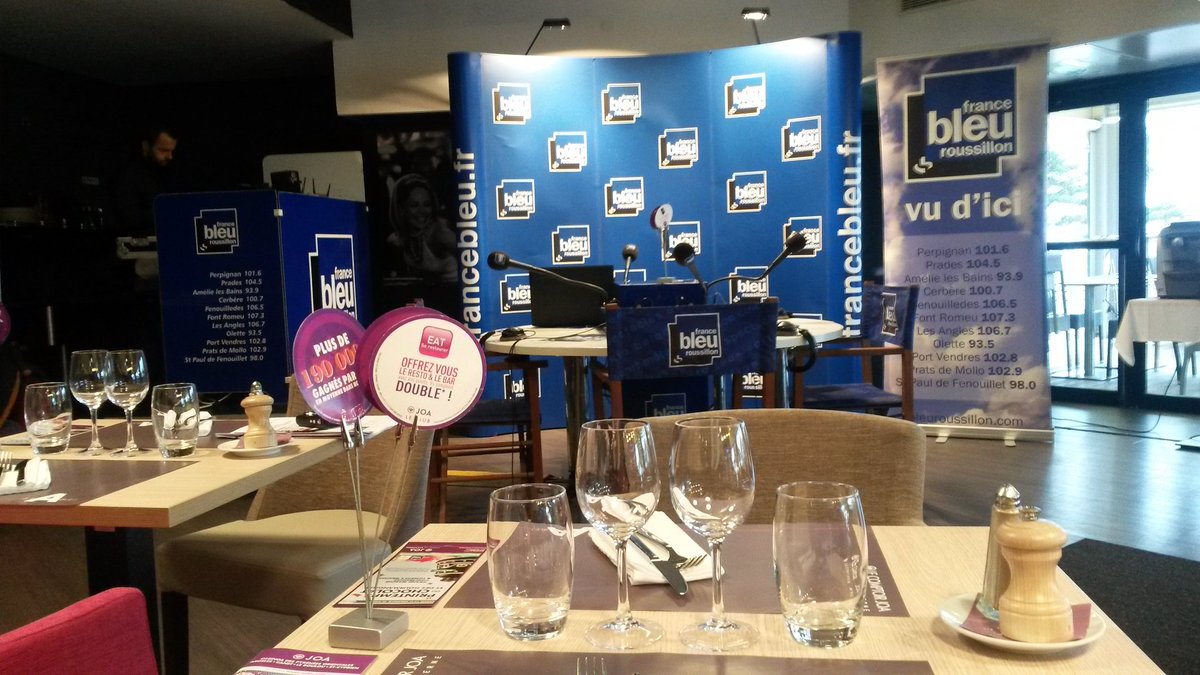 fredlienard's tweet photo. Ce matin émission en direct du Joa Casino de Saint-Cyprien avec Virginie Saint-Clair #tropdurlavie J'💙mon boulot !! https://t.co/xRRBCW6DJt