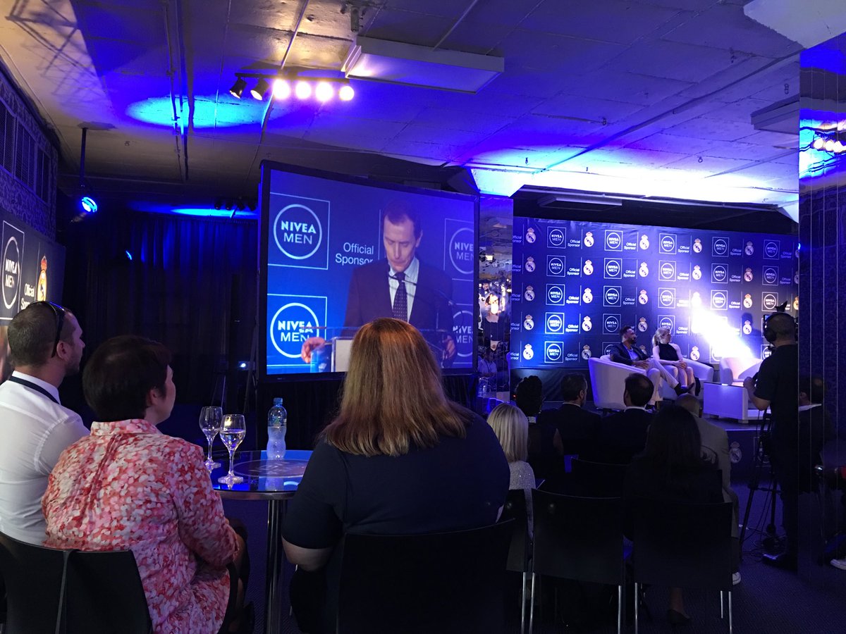 RicVSA's tweet photo. Emilio Butragueño at the #niveamenrm announcement. Legend! https://t.co/cqfqbcRkDQ