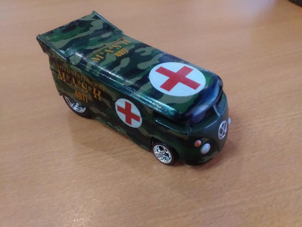 Konvensi Jenewa 1949, 1 lambang 1 negara: TNI-PMI. Sahkan #RUUKepalangmerahan <a href="/DPR_RI/">DPR RI</a> @TNI_AD <a href="/jokowi/">Joko Widodo</a> <a href="/palangmerah/">Indonesian Red Cross</a>