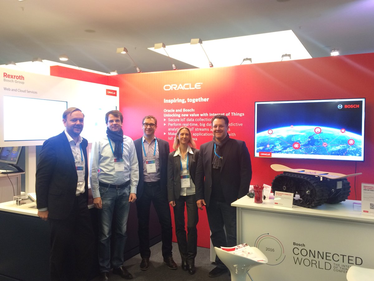 elkrause's tweet photo. See me with the nice #Oracle team @ #BCW16 showing #IoT with #JavaVM on #Rexroth controls via #OpenCore https://t.co/ZoonZ9hxZq
