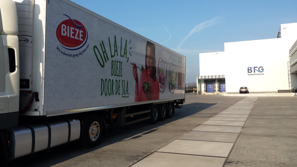 ArnoudLeerling's tweet photo. Mooi weer in Nijkerk. @bieze_nl is gastheer voor pers. Morgen officiële opening.  @RegioFoodValley https://t.co/y8wmJWrMES