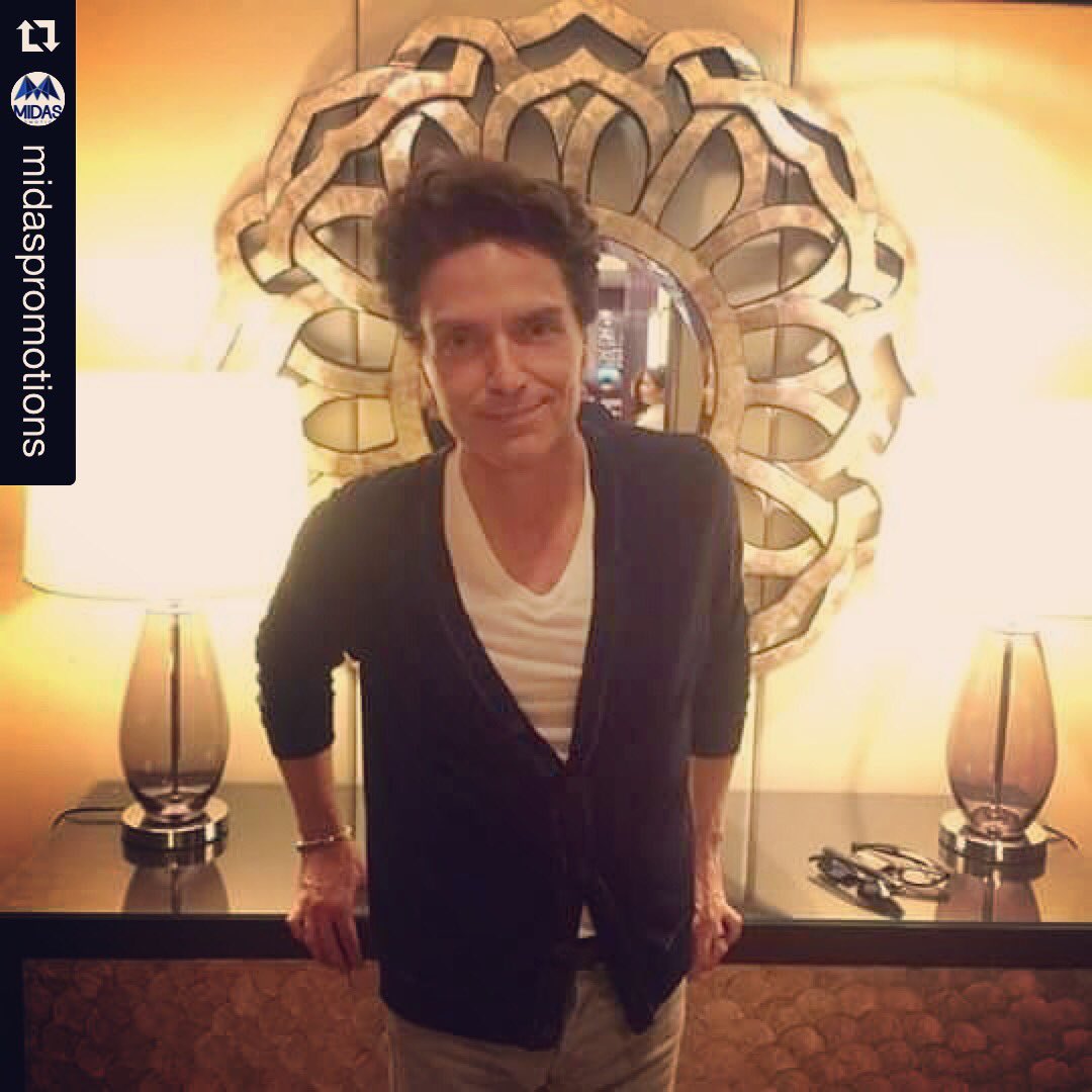 UMG_PH's tweet photo. @midaspromotions @therichardmarx has finally arrived in Manila!Catch him @kiatheatre this Sat for his #TheSoloTour https://t.co/4KW6SEFqhQ