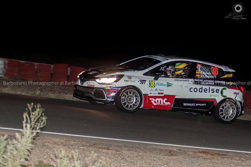 ManuRallyes's tweet photo. Toma de contacto ayer de @SurhayenPernia con el Clio R3T pre Islas Canarias! #CERA (Fotos: Barbuzano Photographer) https://t.co/fqg7Mqzbui