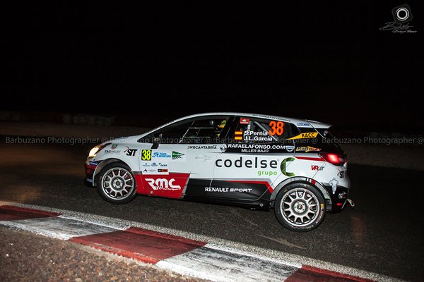 ManuRallyes's tweet photo. Toma de contacto ayer de @SurhayenPernia con el Clio R3T pre Islas Canarias! #CERA (Fotos: Barbuzano Photographer) https://t.co/fqg7Mqzbui
