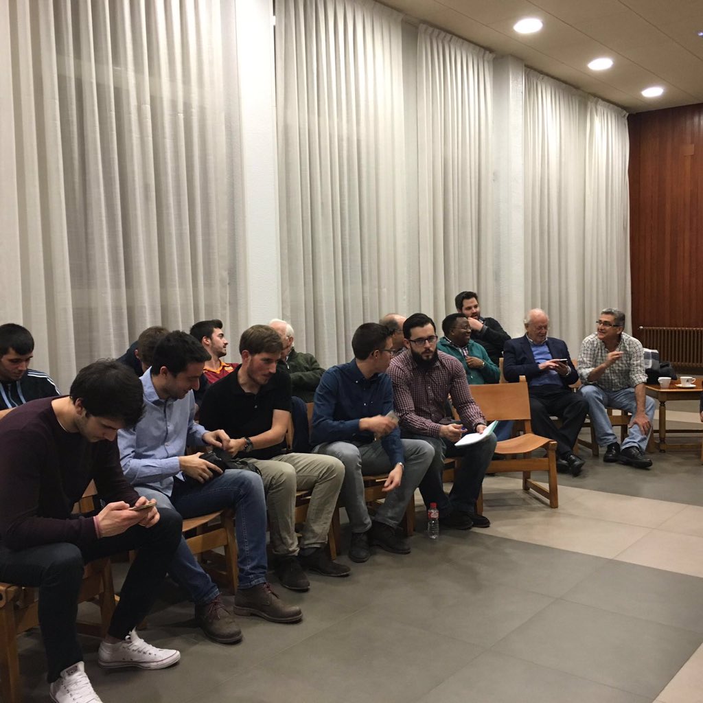 el_justicia's tweet photo. Inmejorable impresión de la cena coloquio organizada ayer por el @elcarmeloCMU Interés y participación de todos https://t.co/lOVR38g3Vg