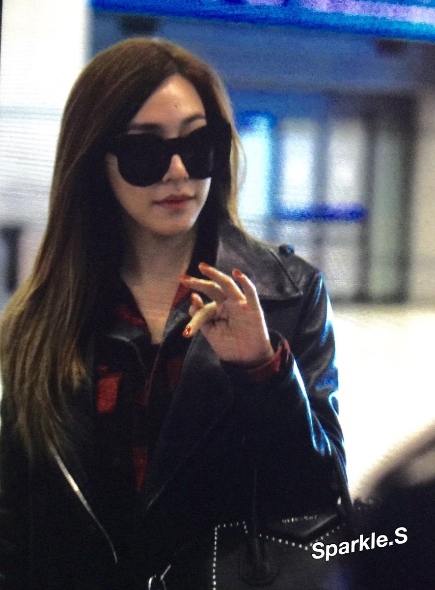[PIC][10-03-2016]Tiffany trở về Hàn Quốc vào chiều nay CdLFCTPUkAAUnK8