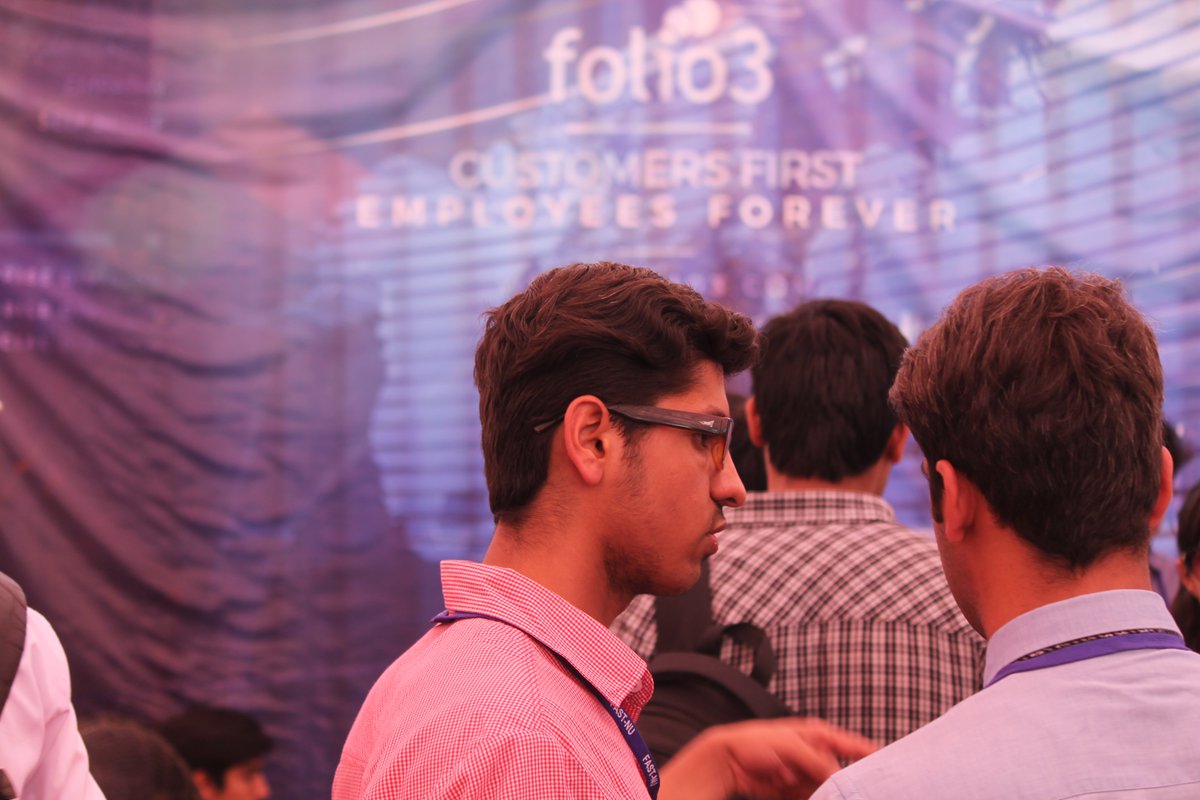 DevDayAcm's tweet photo. Costumers First
Employees Forever
Crowd at @folio_3 stall\
  #DevDay #BridgingTheGap https://t.co/46PVdHHrEb