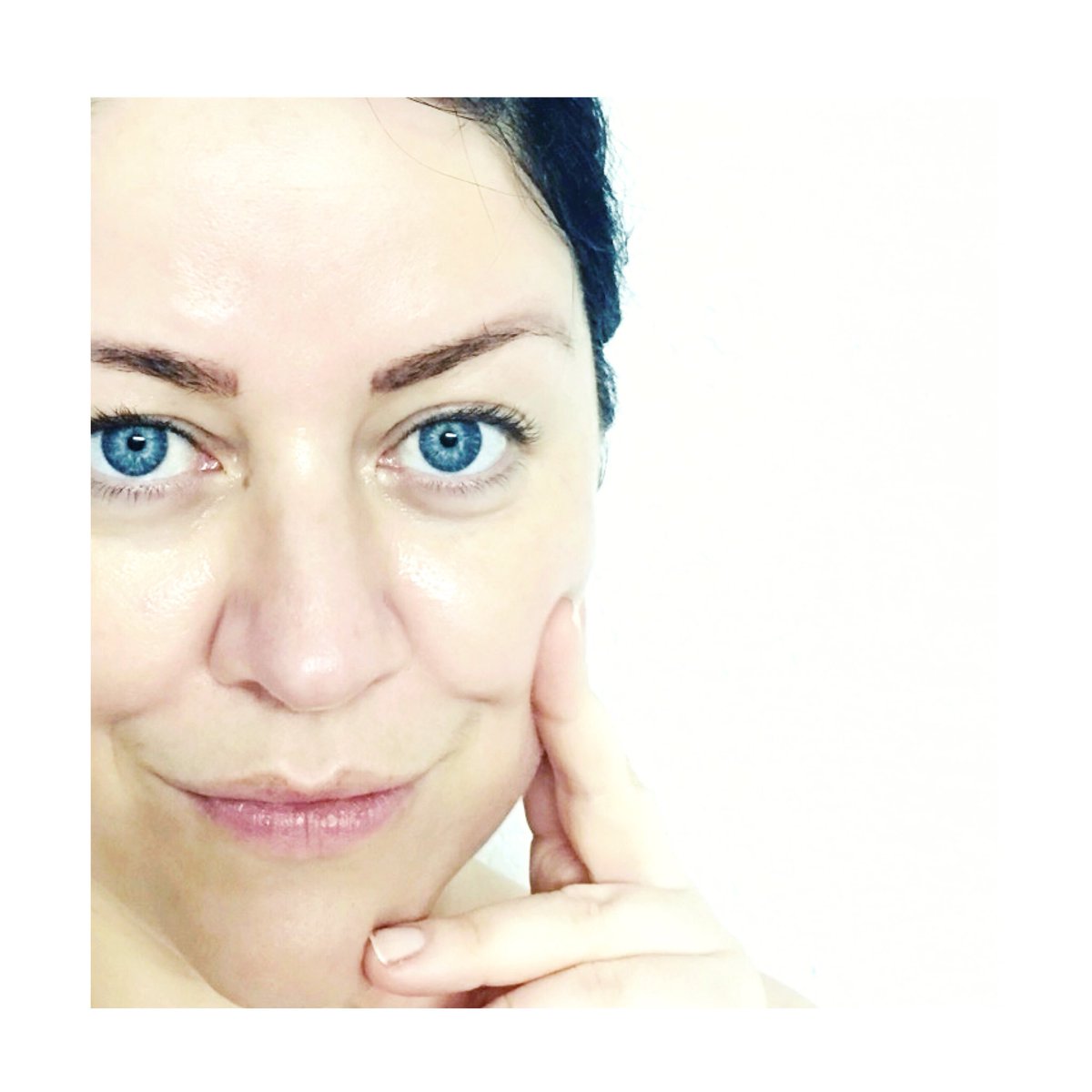 missesbond's tweet photo. After #5minutes #timeforbeauty #routine #cleanskin #morning #nomakeup #missesbond #beautyblog #goodmorning https://t.co/uQcwpKrOED
