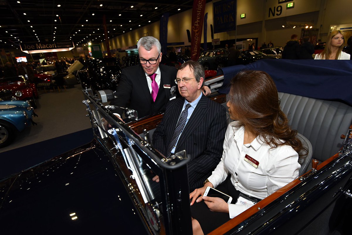 had a great time at the #london #classic #cars #show 2016  vandp.net/blog/99/2016-0…