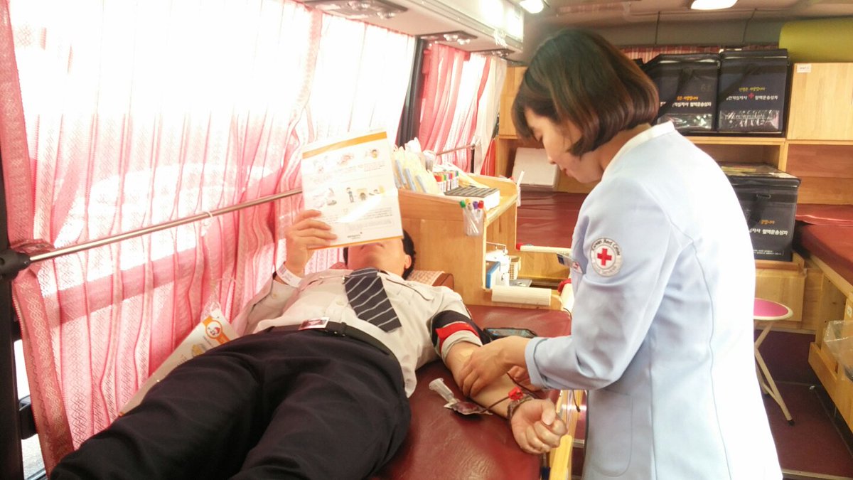 29일 청양경찰은 동절기 수혈용 혈액부족 사태를 예방하기 위해 대한적십자사 대전·충남혈액원과 함께 헌혈 행사를 가졌습니다^^