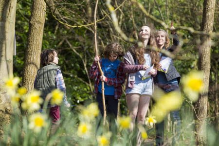 Come and join us in our hunt for dragons eggs #EggsEverywhere 
easter.cadbury.co.uk/find-an-egg-hu…