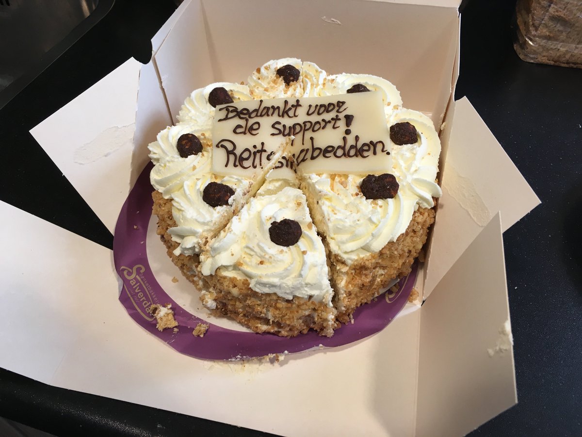 Add_Noise's tweet image. Henk en Joke, gefeliciteerd met jullie nieuwe website. En dank voor de heerlijke taart! reitsmabedden.nl