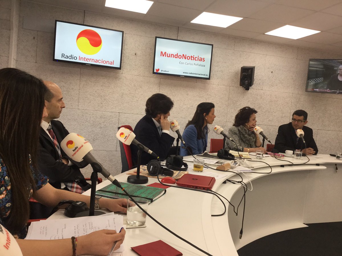 RadioInter_es's tweet photo. Debatiendo sobre privacidad e intimidad en #MundoNoticias con #Proceus y @kamelko de @TSSentinel2 https://t.co/UZO8wJo0ak