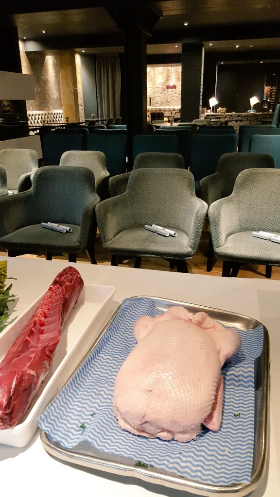 BITCScotland's tweet photo. @thekitchin ready for #leithwalkprimary sharing his passion 4 cooking. #scotfoodedu https://t.co/RNPWpGKfg3