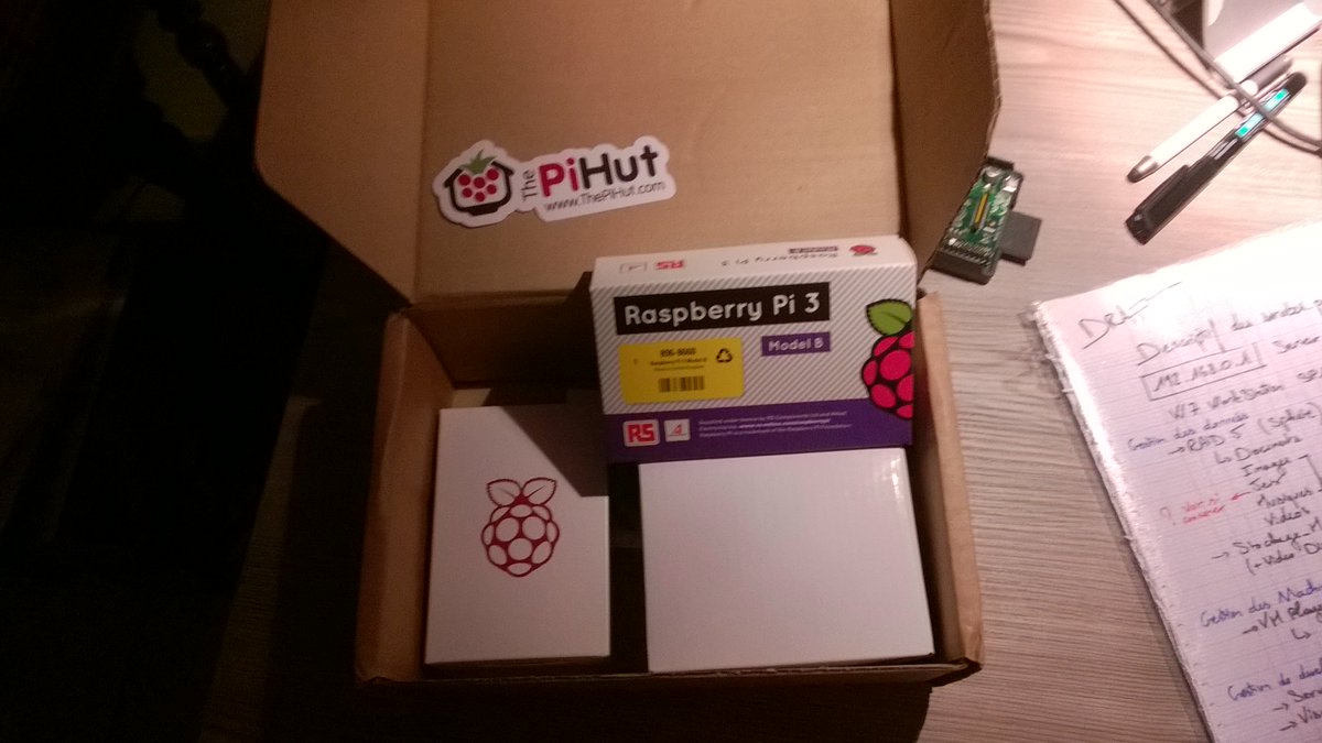 JanisLSX's tweet image. Thx to #PiHut for quick delivery and #RaspBerryPiFoundation for this amazing #RaspberryPi3.