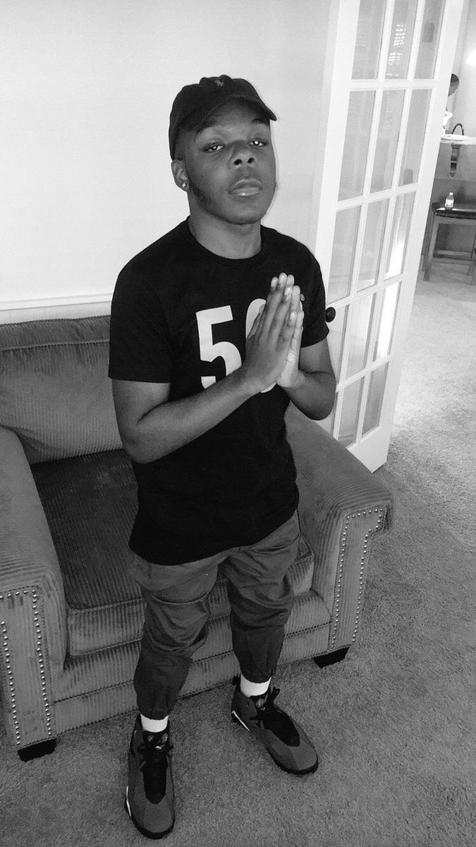 DukeThaGreatGOE's tweet photo. "Tip rubbing hands together that's how you know the kid got King moves in front of him"
#DukeThaGreat https://t.co/blUIgYhrYY