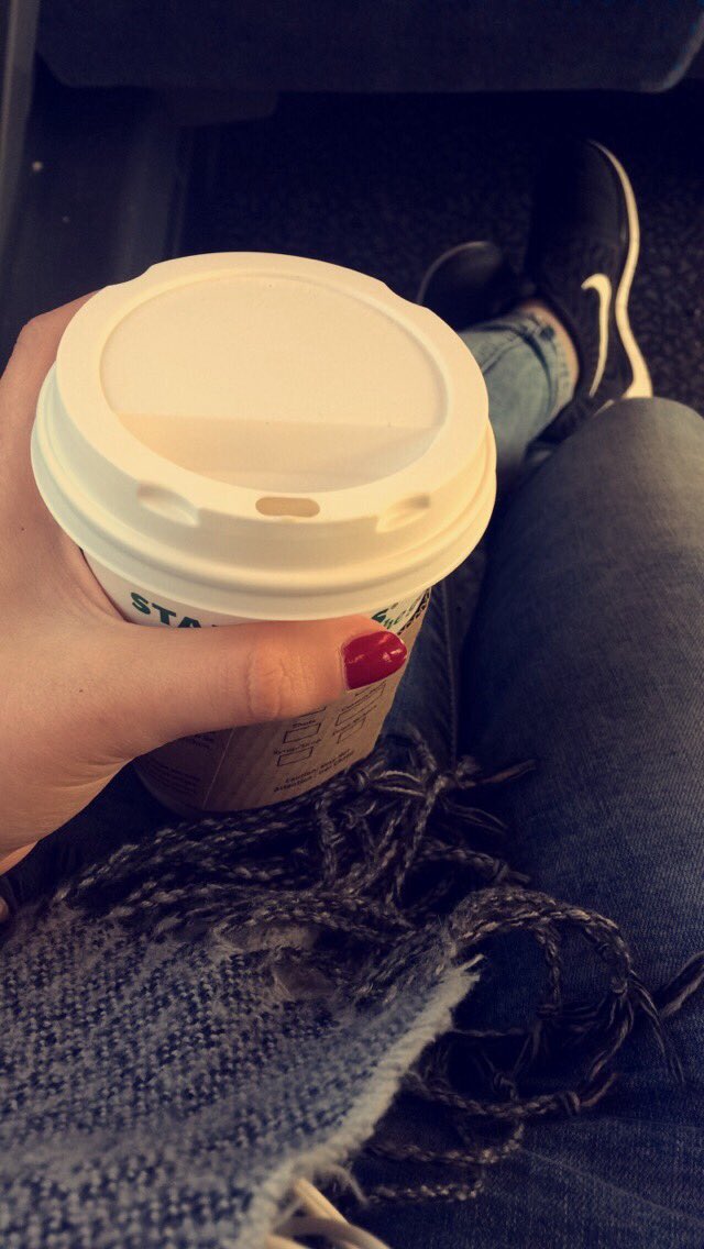 Deeeelliiiaaa's tweet image. Standart um den Tag zu überleben☕️ #coffee #standart