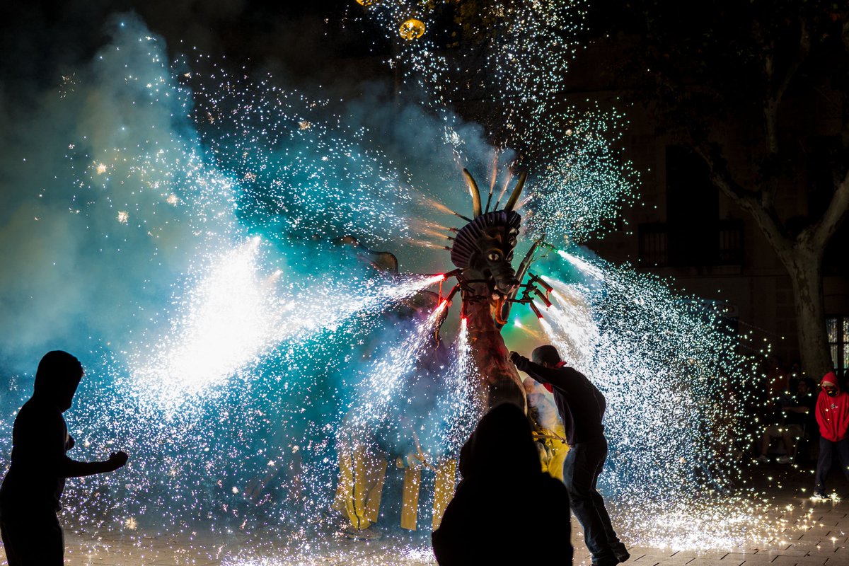 Saps quantes festes majors es fan a Barcelona? Aquí les trobaràs totes ow.ly/ZfBkQ #culturapopular