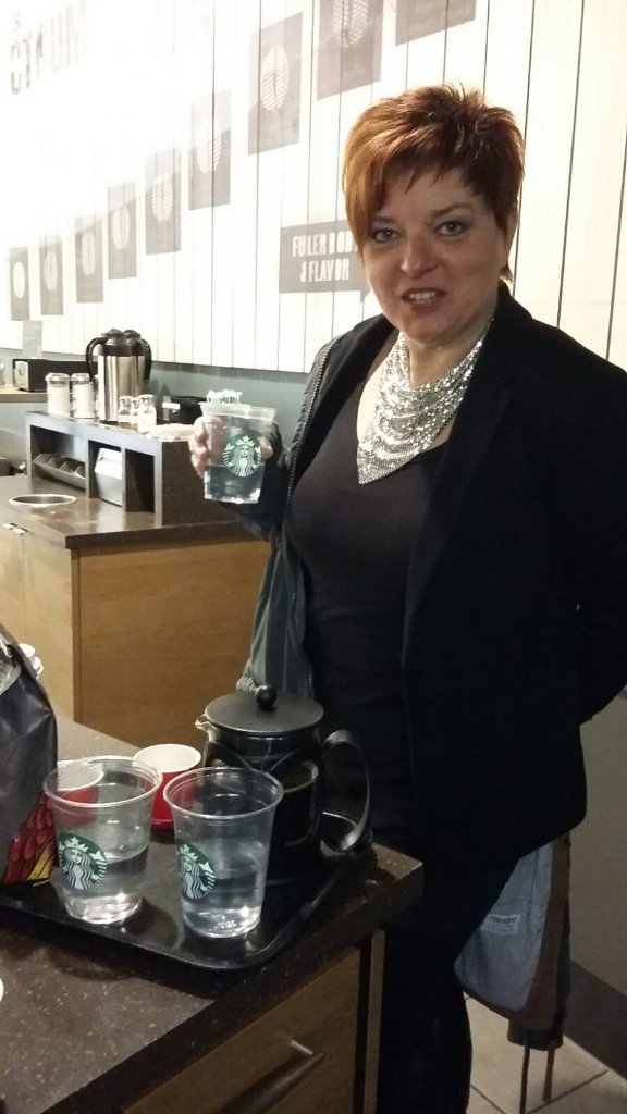 StarbucksEAG's tweet photo. #EMEACoffeeTasting Wir heissen unseren Kaffee Peru für kurze Zeit in #Hannover willkommen #ErnstAugustGalerie https://t.co/CtGCsoi7NX
