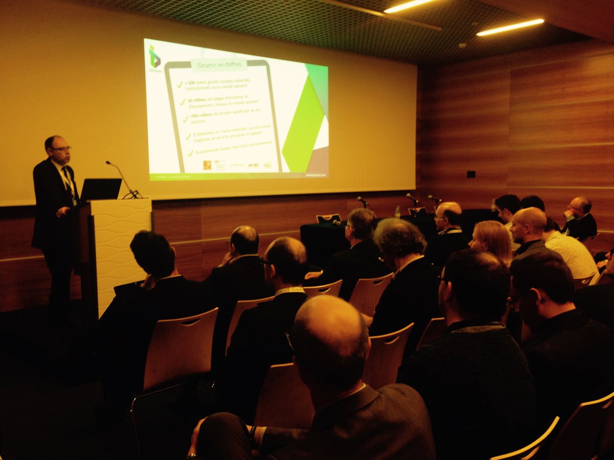 opentrust's tweet photo. #ROOMn2016. Atelier sécurité du transport connecté c'est maintenant en salle Auric 1 https://t.co/bICEqr32oi
