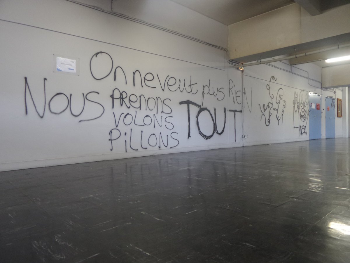 Bordeaux : la faculté de sociologie saccagée CdLfeuIWEAEp7nU