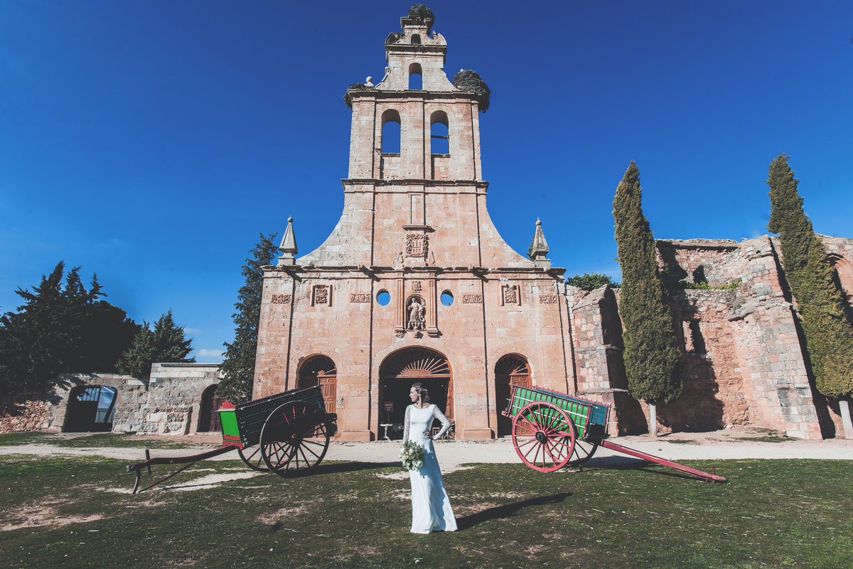 #bodasdeinvierno @LaChampaneraLW <a href="/DamaBlancaBodas/">Dama Blanca</a> <a href="/alegriamakeup/">Alegria Make Up</a> <a href="/vateliacatering/">Vatelia Catering</a> @ThatsArtsSpain <a href="/memoriasdeco/">Memorias del Ayer</a>