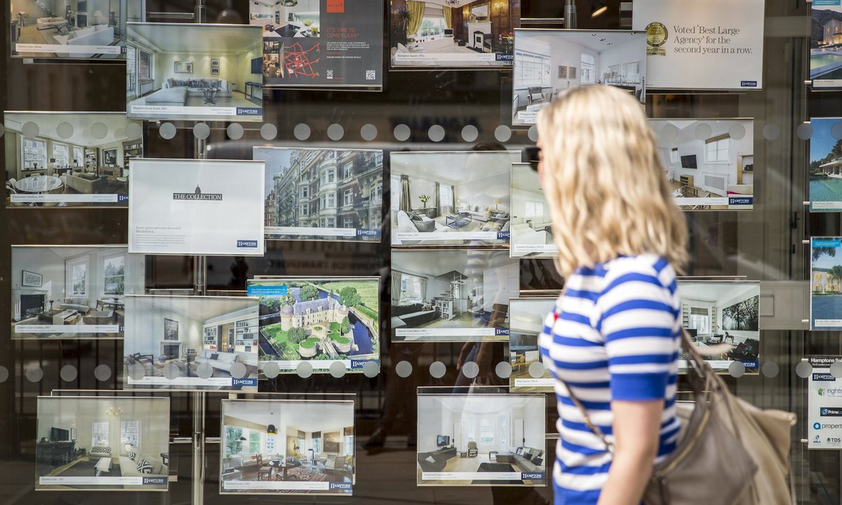 ComPropertyDeal's tweet photo. First alternative for private tenants to mainstream letting agents in London. https://t.co/Tx5wiWQzIw  #RealEstate https://t.co/tNZCTo15rt