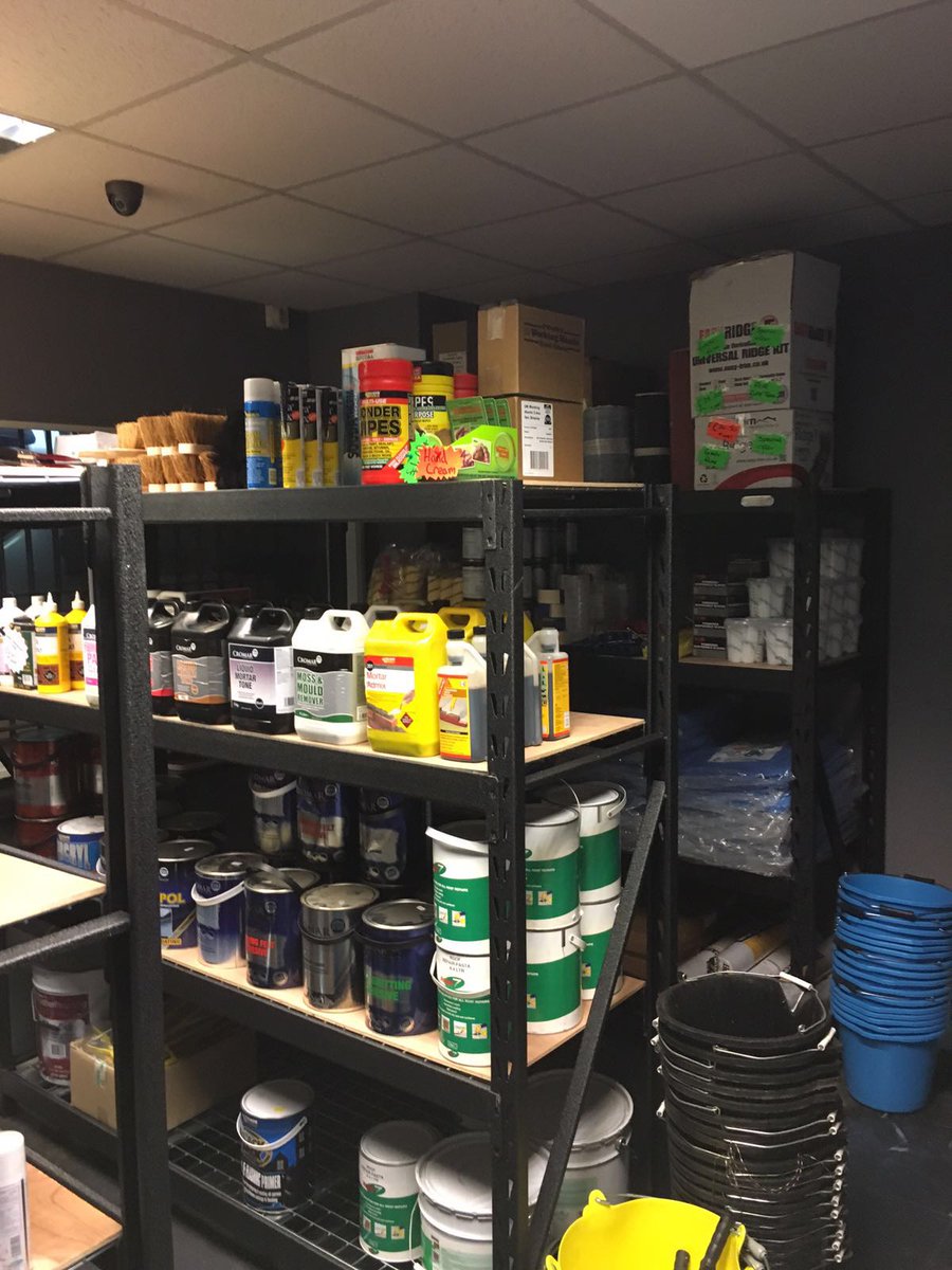 DONTELROOFING's tweet photo. New shop floor in Dontel Roofing Supplies Cheshunt #roofing #tools #makita https://t.co/9RHftRExfr