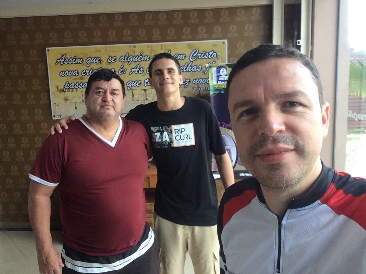 Sabajunior12's tweet photo. Oração no templo: nosso foco é o Senhor! @PrFred12 @PrFlaviaTudesco @Caroldoze @MIR_Macae https://t.co/uxCKNbhWti
