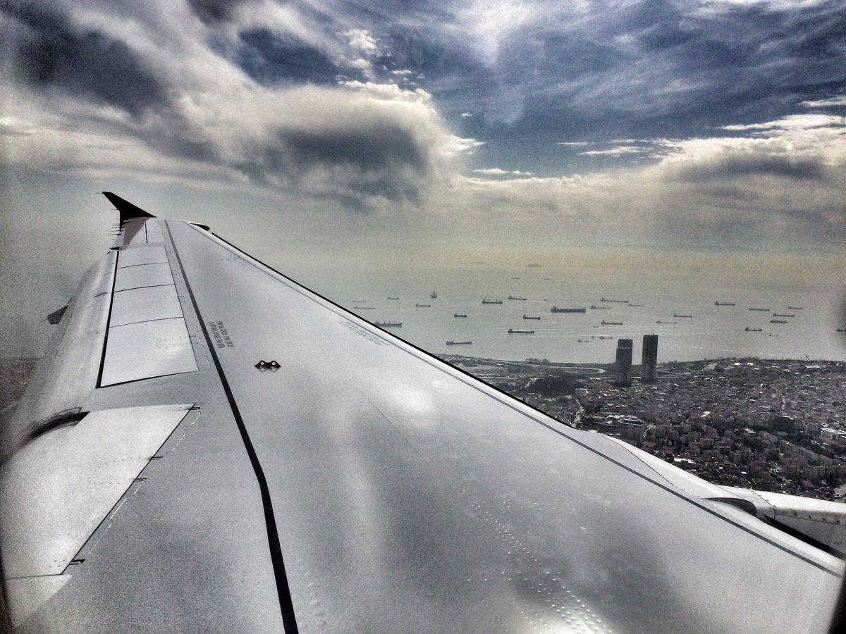 rafaelbeutl's tweet photo. so quiet at the moment in #istanbul #Turkey #taksim @istanbul @taksim but beautiful as usual ✈️✌🏻️😉 https://t.co/JjJjHOdFrJ