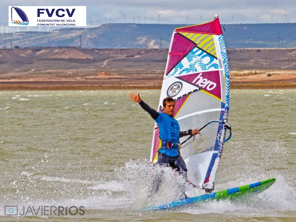 TACTIC_av's tweet image. El #windsurf de @waves16 #CWBurriana es también #unMardeCampeones 2015 @NoticiasFVCV Campeón de #Funboard España