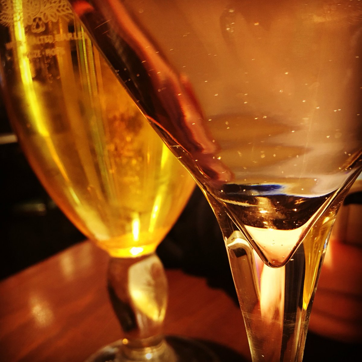 JaimeEnion's tweet photo. Since our flight is delayed a drink or 2 only seems appropriate! :) #downunder2016  #drinks https://t.co/OdprL4vkTq