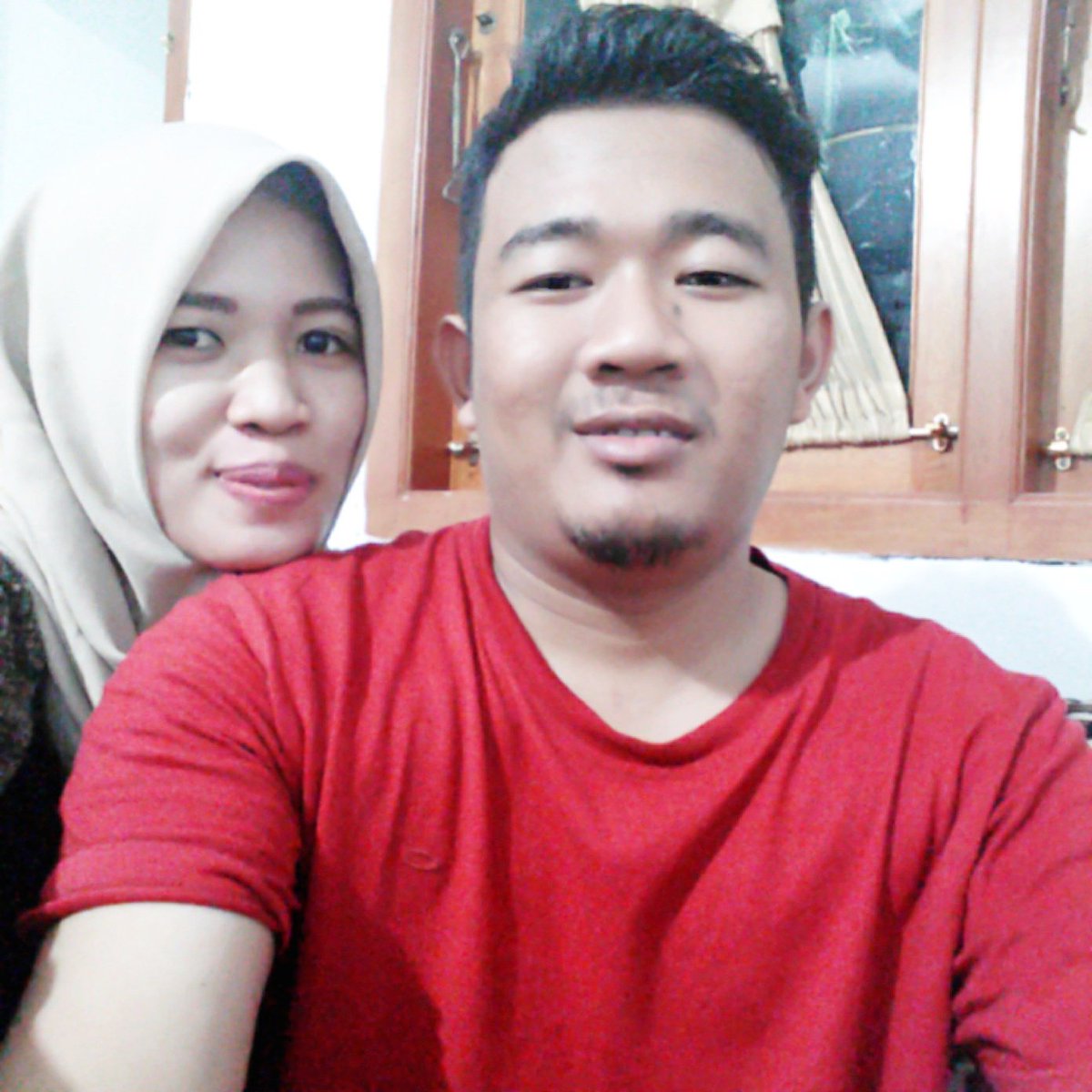 DwiiNingrum's tweet photo. Cinta itu fisik, sayang itu hati. Ibarat bungkus dengan isinya. Utamakan isinya dan rawatlah bukusnya 😇 https://t.co/IzYTfTyiq9