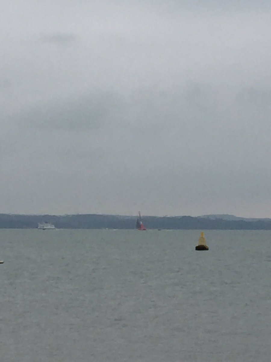 #hellonthehighseas <a href="/deecaffari/">Dee Caffari MBE</a> <a href="/ADORSkipper/">Ian Walker</a> <a href="/MissAlexjones/">Alex Jones</a> #sportrelief great to see you guys in the Solent!!