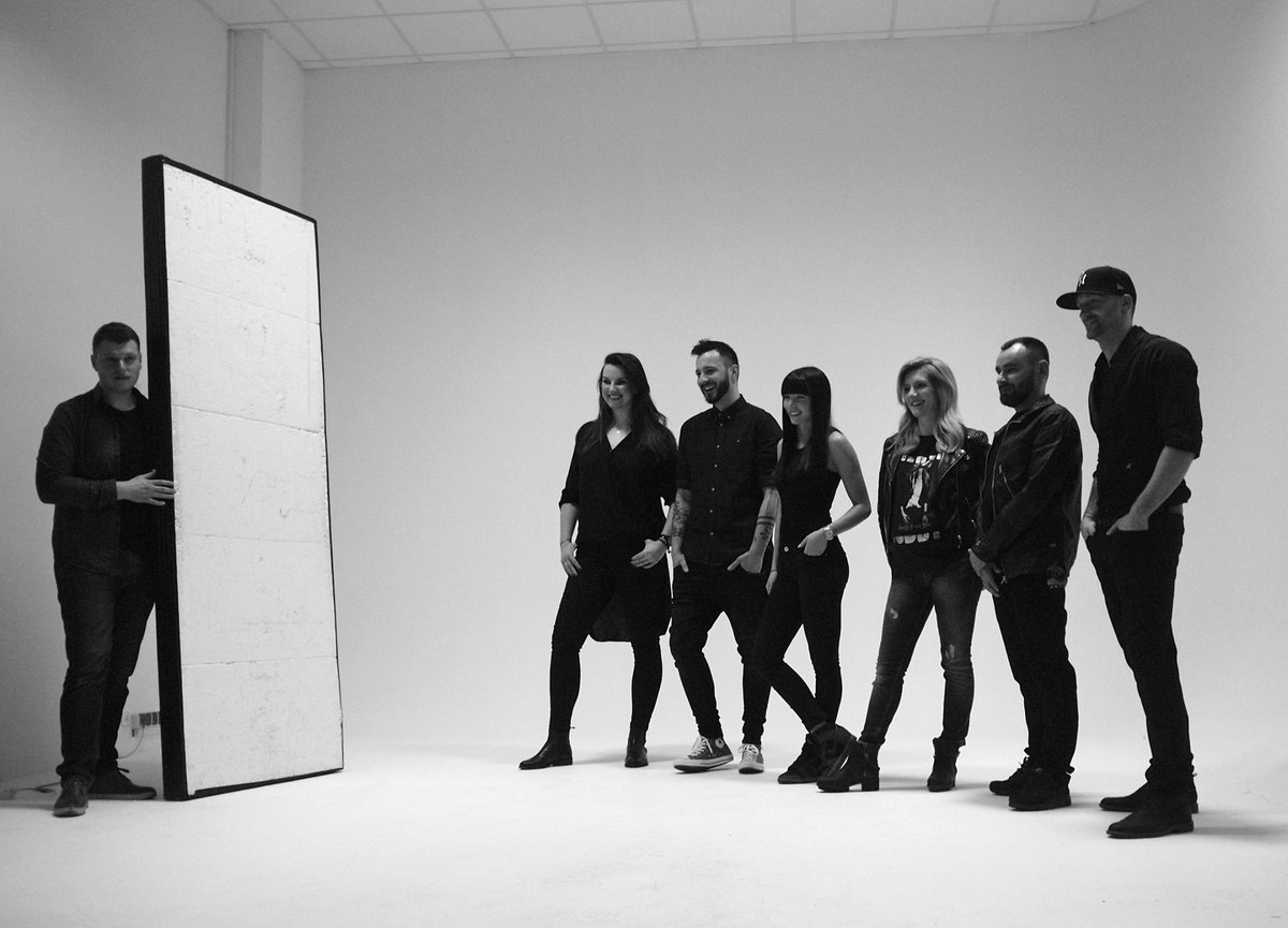 studiostawki's tweet image. Rola asystenta nie jest łatwa. Podczas gdy wszyscy będą mieli nową super fotkę, ty załapiesz się ledwie na backstage