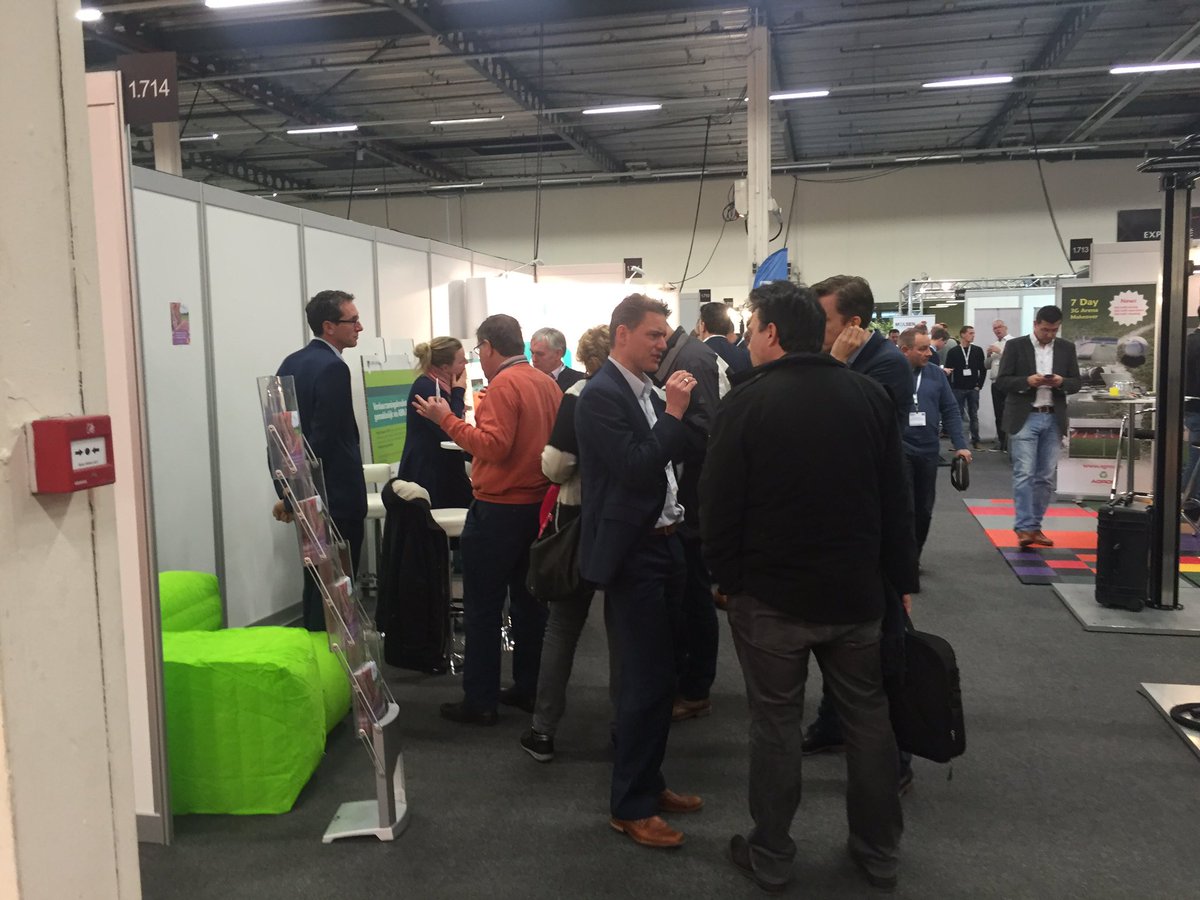 Veel drukte in de stand van <a href="/WaarborgSport/">Waarborgfonds Sport</a> op dag van de sportaccommodaties <a href="/ExpoHouten/">Expo Houten</a>