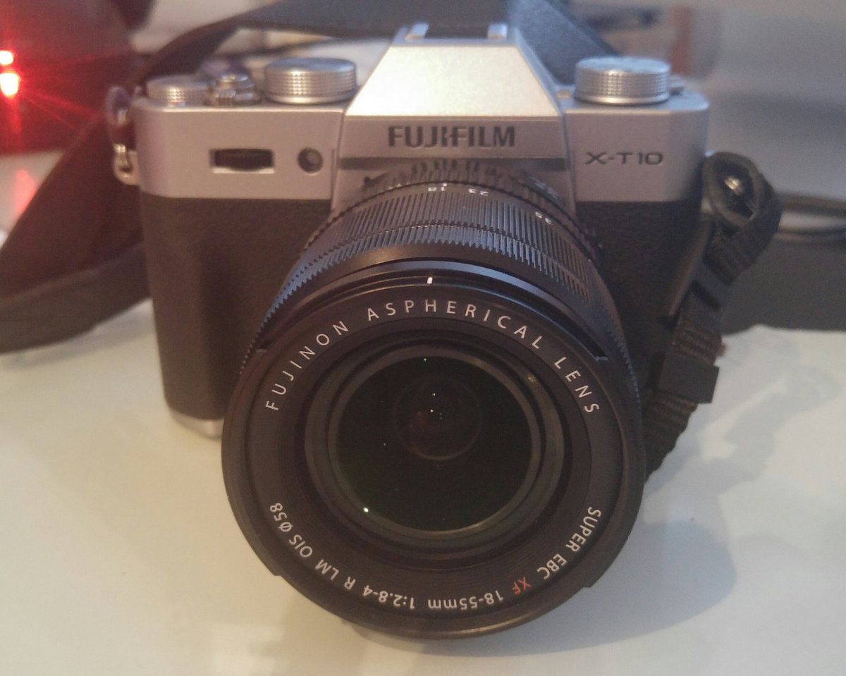 enfermeraviaje's tweet image. Necesito consejo+ayuda busco esta funda/soporte para fujifilmX-t10 en negro,pero con apertura.donde encontrarla?