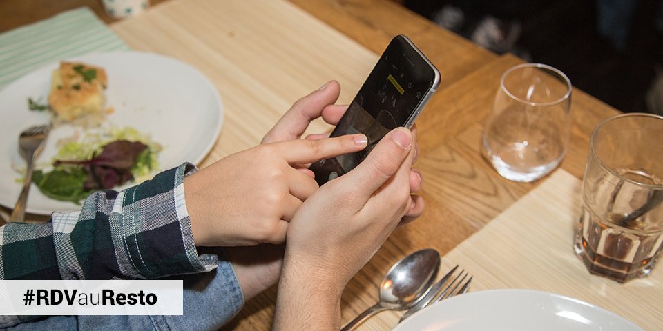 RDVauResto's tweet photo. Pour les repas en famille, on vous donne #RVDauResto. Et ici demain pour notre dernière vidéo ! https://t.co/msAk6VrCvd