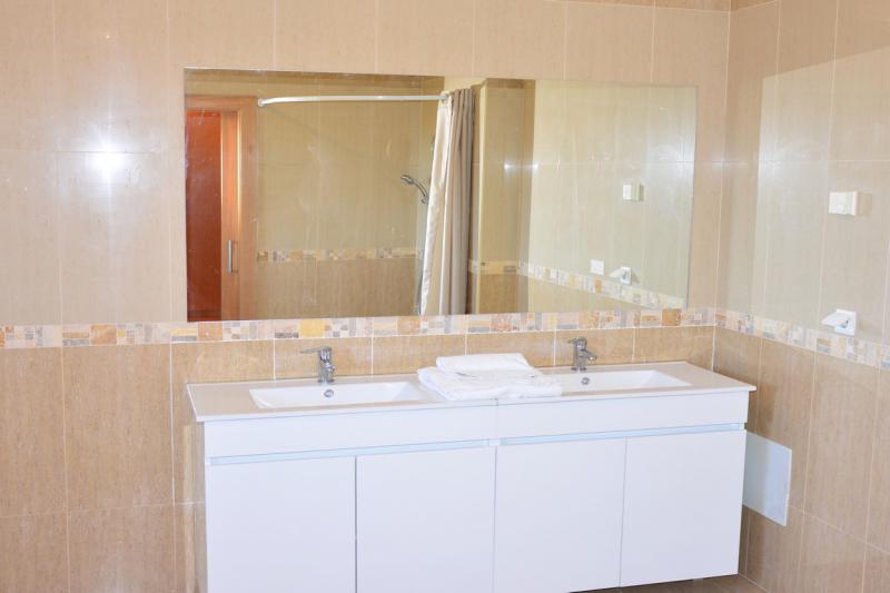 booking.com/hotel/pt/vitor… Our Master Suite it´s waiting for you ... Book right now with promotion ...