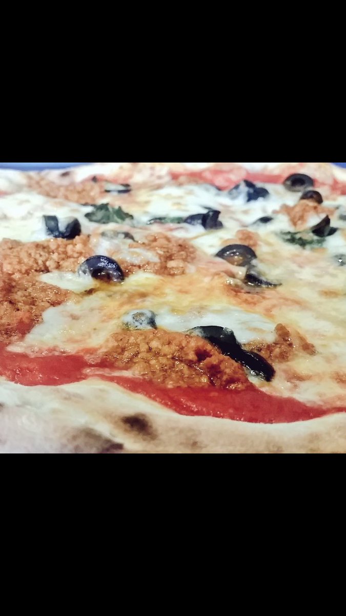 pizzametrogr's tweet photo. YA! Quieres ganar 1 METRO DE PIZZA GRATIS? participa! Síguenos y RT este twit . Cierre de sorteo a las 22:00 Suerte🍀 https://t.co/FY7QhiTCKt