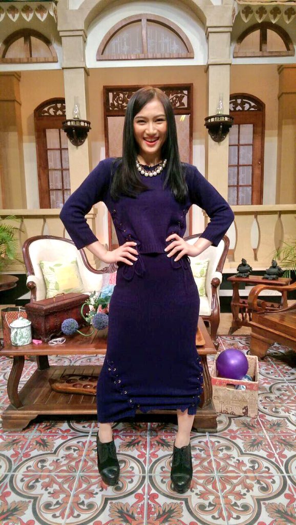 MelodyLaksani's tweet photo. Cutie lace knit top and skirt by Luna Habit😍 https://t.co/csBaAKPQbh