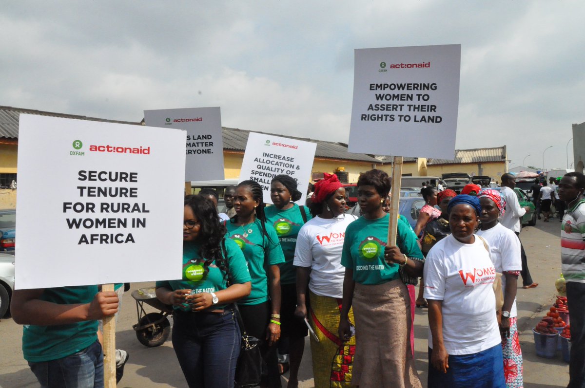 Women farmers and activists <a href="/Wusemarket/">WuseMarket</a> today. Securing #landrights is in everyone's interest. #Women2Kilimanjaro