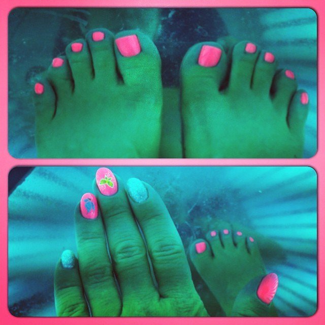 Izhevsk_life's tweet photo. @mokorolik они все-таки светятся☀️💅 🇬🇧new nail
#nail #маникюр #педикюр #красота #manicure #pedicure #beauty #knopa… https://t.co/JNsGKrBDlG