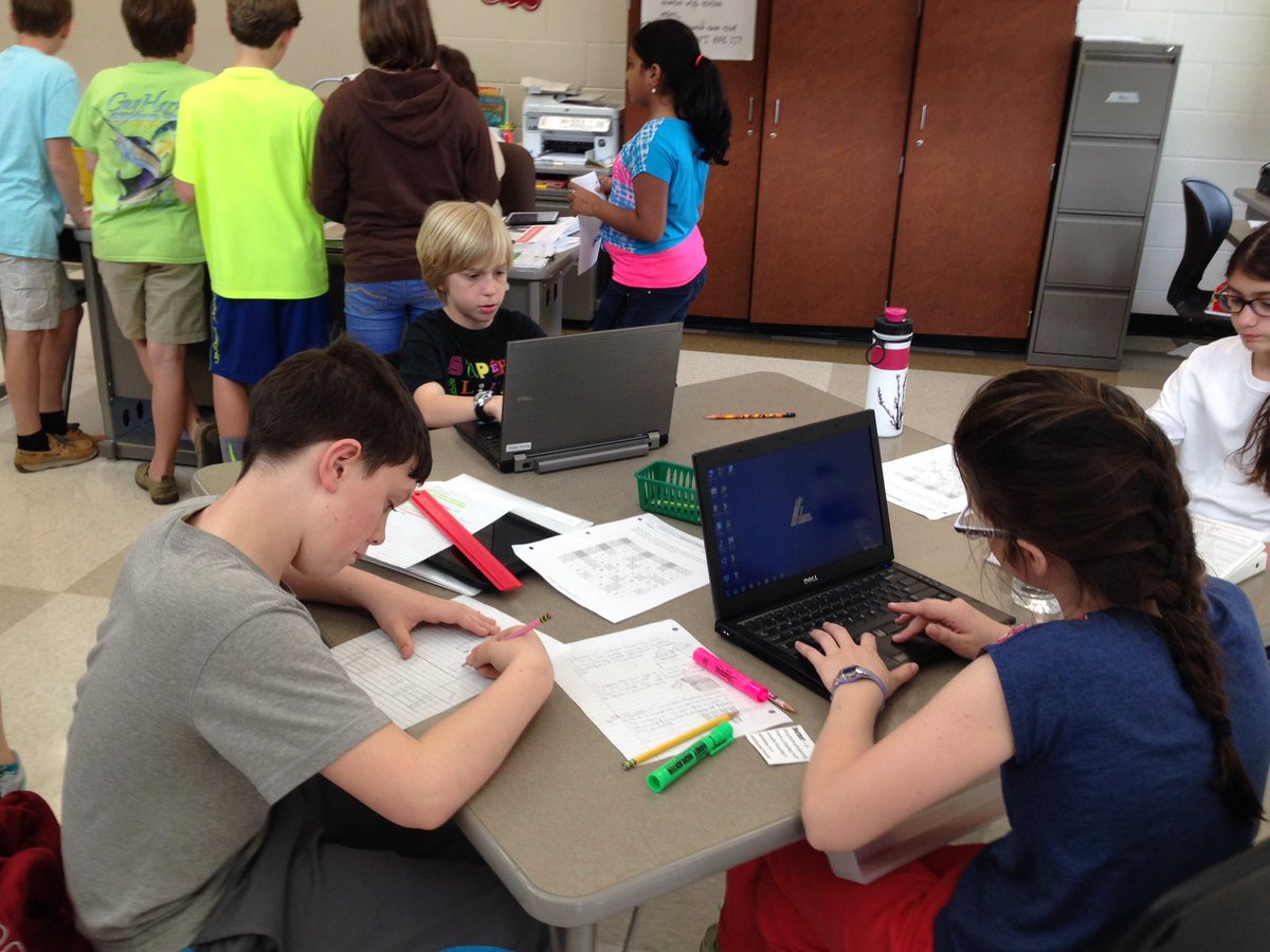 cabrooks123's tweet image. Raniey&apos;s students are excited to begin their architecture project. #clemsonarchitecture may be in their futures.🐯