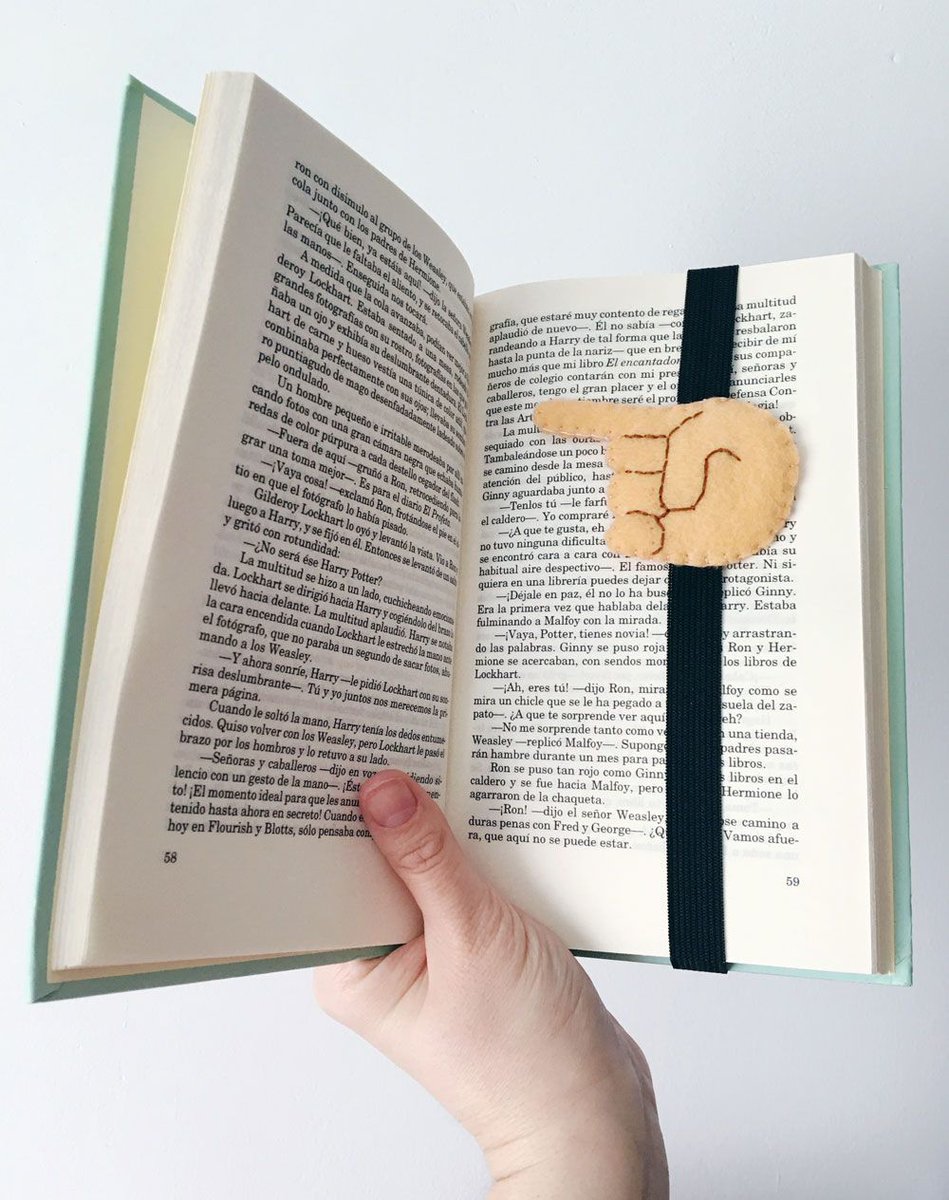 MaevaEdiciones's tweet photo. Compartimos este tutorial de @CosasMolonas por si queréis hacer un punto de lectura original https://t.co/lt6mSmq97s https://t.co/fH7Y7Uo9yo