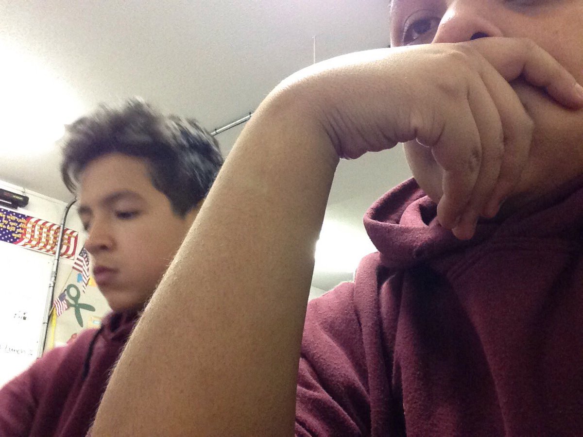 cabalrojmen3's tweet photo. Math class 😭😭😭 https://t.co/Lbl4yYQwCm