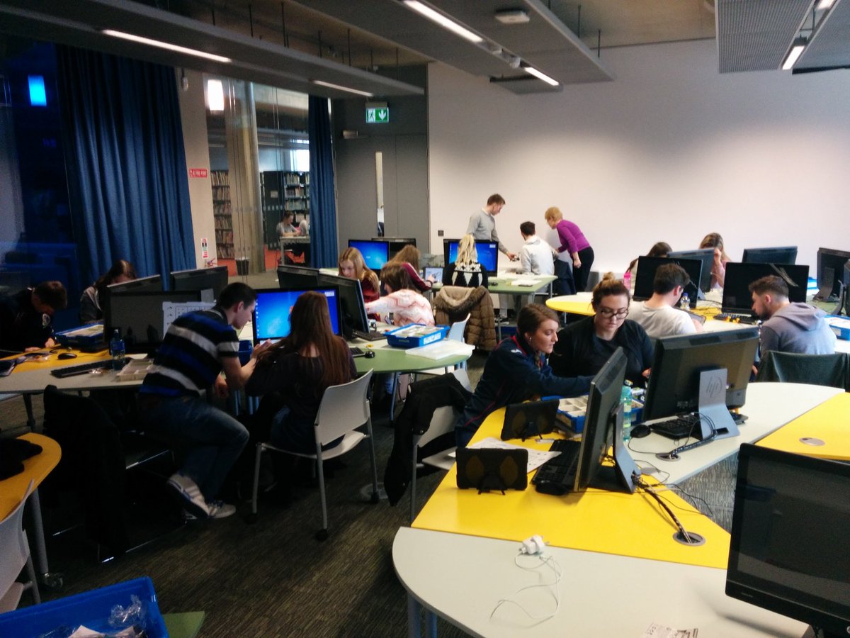 Learnit_Ireland's tweet photo. Another great session with student teachers @StPatsDCU STEAM in action #engweek16 @LEGOeducationUK @SFIdiscover https://t.co/CaaLQUtj6e