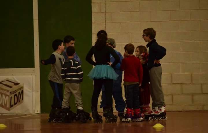 Se queréis ver partidos de hockey patines, Lucía y Miguel, chicos de nuestro pueblo, se juegan el nacional el sábado